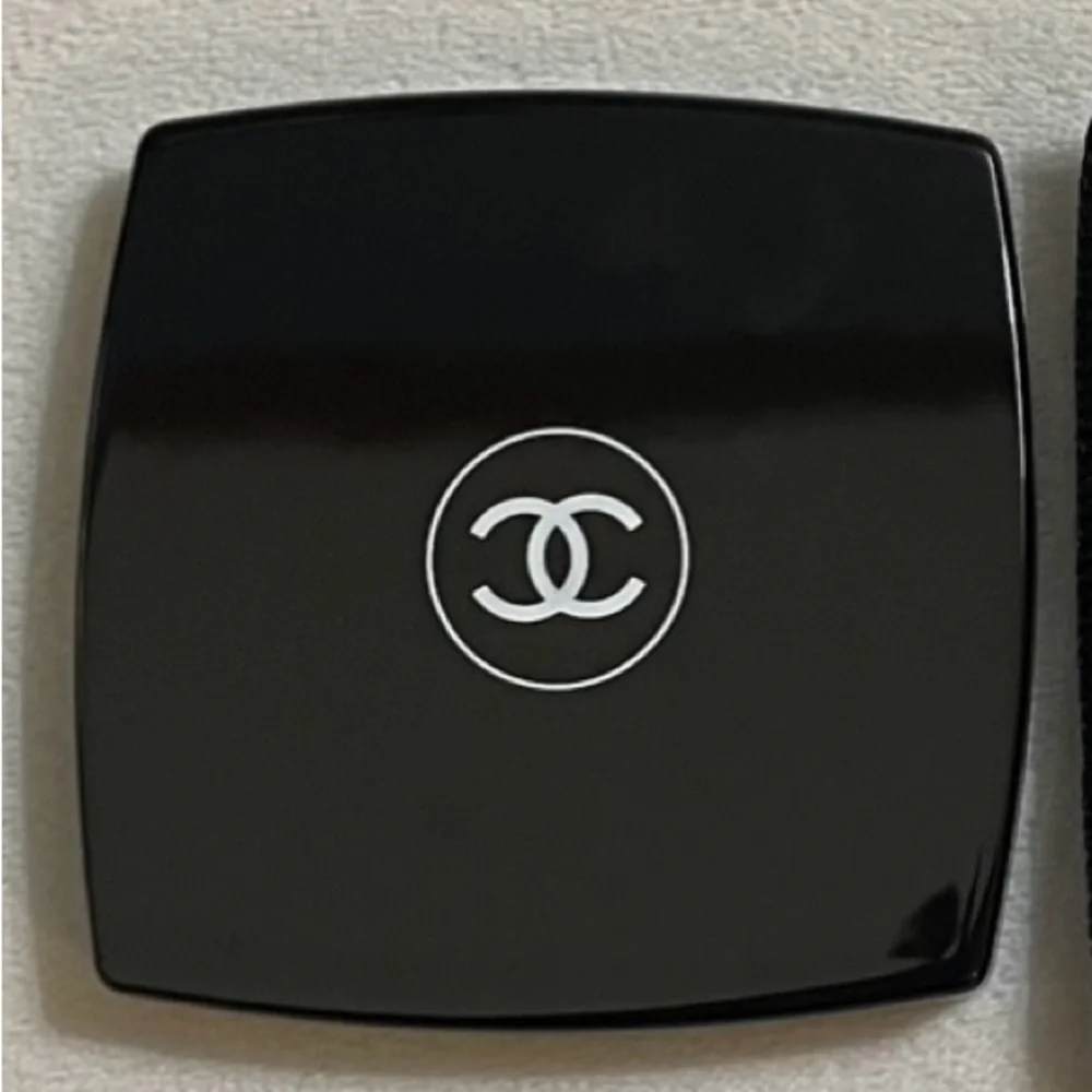NIB Chanel Double Compact Mirror With Velvet Black Pouch